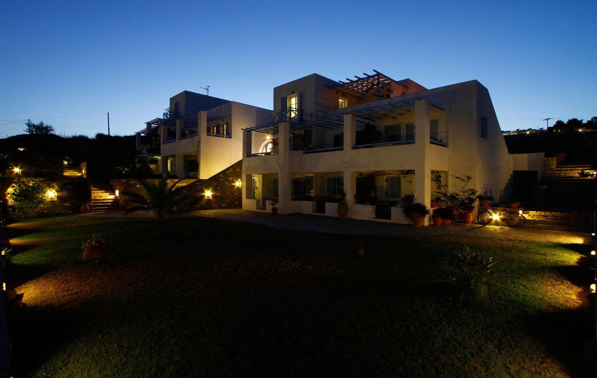 Paros Paradise Apartments Экстерьер фото